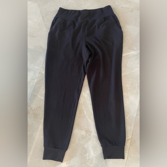Sage Collective
•Easy Jogger Pants
•Black
•High Waisted
•Great condition! - Picture 1 of 5